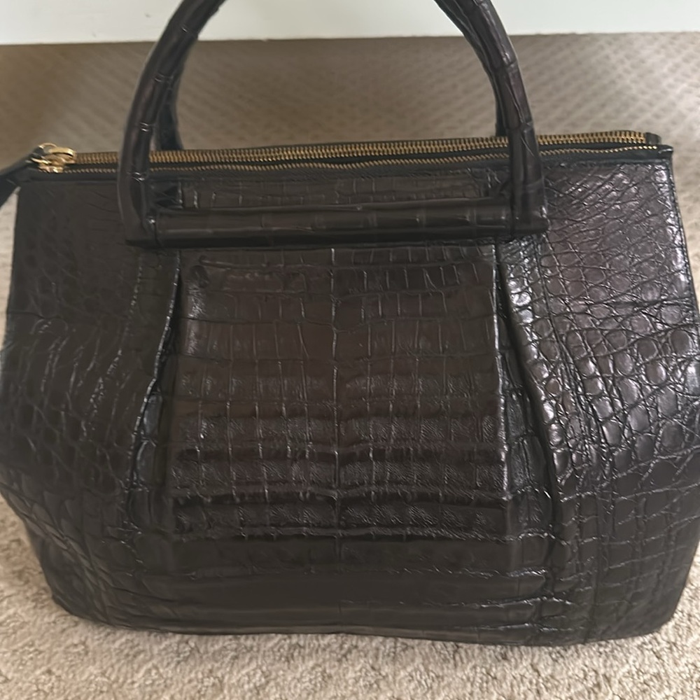 Nancy Gonzalez Elegant Black Crocodile-Embossed Women's Bag - Picture 4 of 6